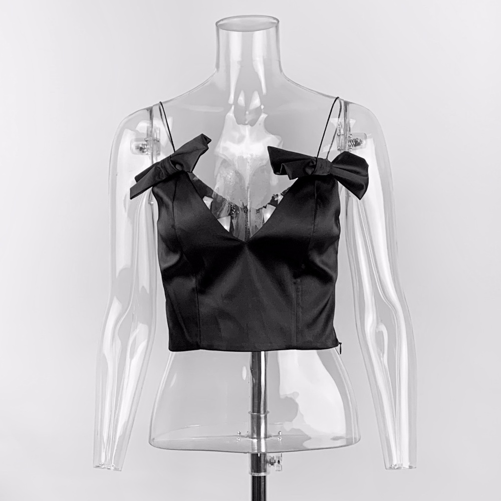 Bow detail top